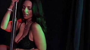 Watch Mindi Mink Flaunt Her Big Tits And Ass!