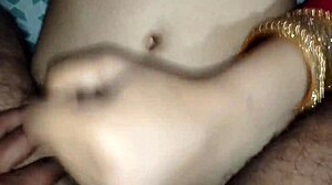 देसी विलेज गर्ल बॉयफ्रेंड से हार्ड पाउंड होती है