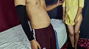 अविश्वसनीय! कुर्ता सलवार में भारतीय लड़की बॉयफ्रेंड के साथ गंदी होती है!