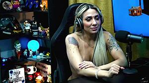 minha meia-irma tem buceta com pelinhos ruivos e cuzinho rosa tao irresistivel