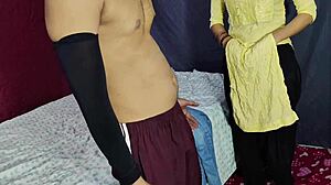 अविश्वसनीय! कुर्ता सलवार में भारतीय लड़की बॉयफ्रेंड के साथ गंदी होती है!