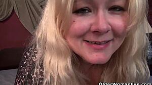 Oh, American BBW Jacks Her Plump Pussy With Dildo!