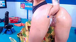 Man, this Latina gape queen is stretching her ass like crazy on webcam