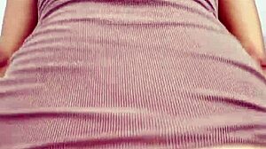 My girlfriend’s curvy ass bounces in rough first-time ride