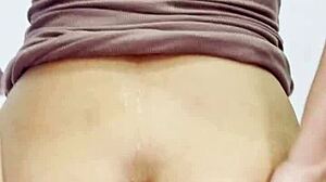 My girlfriend’s curvy ass bounces in rough first-time ride