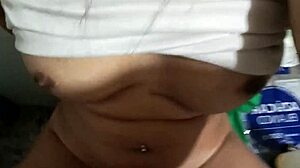 Suegro Pervertido Y Ma�oso Me Atrapa En La Cocina Y Mete Su Verga Directo A Mi Co�o Sin Permiso Hasta Correrse