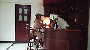 xxxtime - me tomo una copa en el bar de siempre y me follo al bartender nuevo