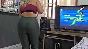 N�o Aguentei Minha Enteada Varrendo A Sala Na Minha Frente