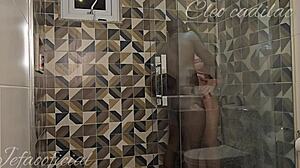 Cleo Cadillac Meu Amigo Veio Atrás De Mim No Banheiro Fodida No Pelo