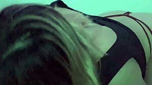 le chupo la verga y lo monto como una perra hasta dejarlo sin una gota de leche