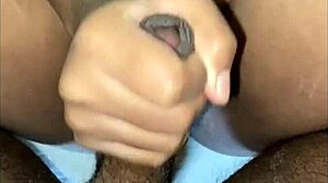 Hot Sri Lankan girlfriend's viral bedroom sex tape 😍