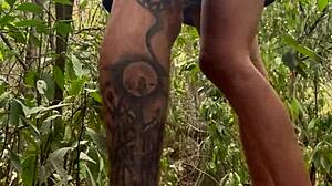 Me culeo a compa�era de universidad en el bosque durante campamento