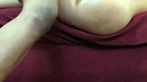 पत्नी बर्थडे सरप्राइज़ में बड़ा काला लंड चाहती है