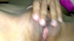 หีเพื่อนสาวที่มีน้ำเงี่ยนไหลออกมาเงี่ยนสุดๆ Fucking Wet Shaved Pussy