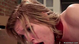 लेस्बियन थ्रीसम डबल पेनेट्रेशन कोड़े संग चुदाई