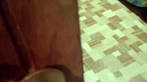 Le ofrezco 100 mil pesos a la vecina y me deja llenarle el co�o de leche. Sexy cute natural tits ass gets cum.