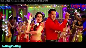 Indian MILF Kareena Shows Off Her Hottest Navel