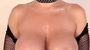 sara jay oiled up sucking cock 😏