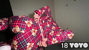 19yo step sis tries big cocks for the first time.