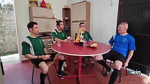 time de futebol bota a putinha pra chupar o time todo with monster cock double penetration
