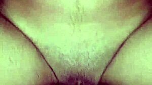 VAGABUNDA SENTANDO E GOZANDO NA ROLA DO VAGABUNDO