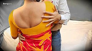 Indian housewife seduces delivery boy discreetly