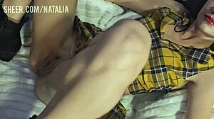 Colegiala Se Folla Al Hermanastro Virgen De Su Mejor Amiga