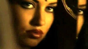 i find this brunette babe super sexy dancing naked