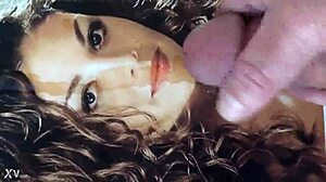 lesbian begs 'give me cum on face'