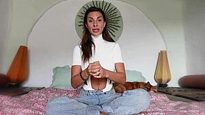 Roxy fox explains the differences between foreskin and circumcised penises in this detailed tutorial