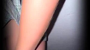 El sexo en el salon detona a la colegiala mexicana latina en turno tarde