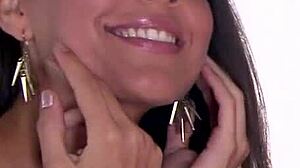 sexy foot fetish play with bombshell lorena flaunting her hot toes