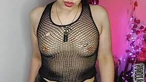 tu suegra te invita a lamer su coño y cabalgar.