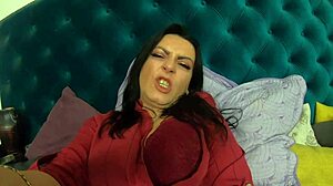 Milfycalla's adventures featuring the taste of her pussy salt pee