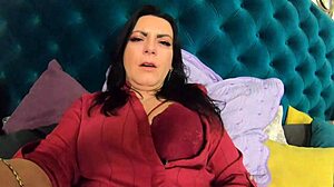 Milfycalla's adventures featuring the taste of her pussy salt pee