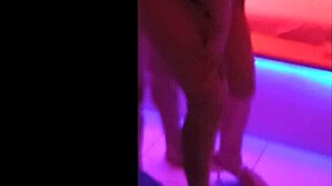 Beijando o amante na frente do marido - doutora liberadaa