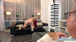 gorgeous fatty chats with a lucky geezer about life