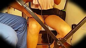 she says, bajo faldas universitaria colombiana viene sin bragas