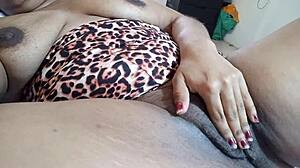 Horny Latina India gets excited by culiada, still craving more. She masturbates with fingers to keep squirting