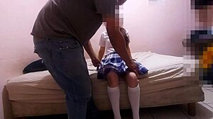 Ingenua Alumna Mexicana Culea Con Vecino Por Regalos En Casa Casera