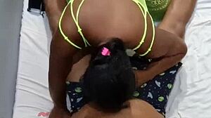 preta gostosa moans while getting massaged and fucked