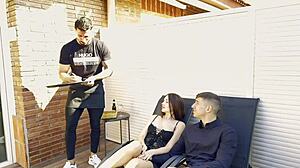 threesome mary rock tiene sexo con su novio y el camarero