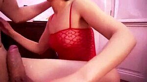 I meet a beautiful milf at my desk