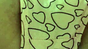 i masturbate my hairy pussy under the desk in class