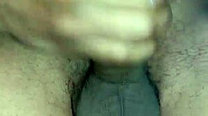 Bodybuilder engages in dirty talk while masturbating to two cumshots at home