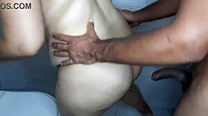 इस भारी चूचियों वाली हॉर्नी लैटिना की स्वादिष्ट गांड मारोगे?