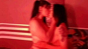 Hot Lesbians Eat and Fuck Each Other Homemade