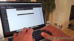 i tease my boss in office, blowjob with lots of cum 😏