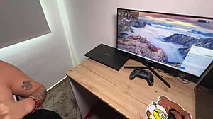 Joven colombiana pide ayuda para arreglar su pc gamer
