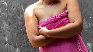 Vecina Porfavor Ayudame Yo Te Pago with Curvy Babe in Panties and Jeans